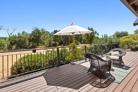 $1,045,000 | 1306 Pinon Drive, Healdsburg, CA 95448