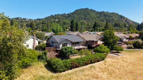 $1,045,000 | 1306 Pinon Drive, Healdsburg, CA 95448