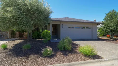 $1,045,000 | 1306 Pinon Drive, Healdsburg, CA 95448