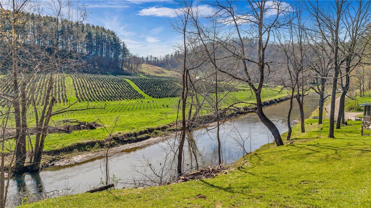 860 West Sugar Tree Road Warrensville, NC 28693 - Photo 2 of 46