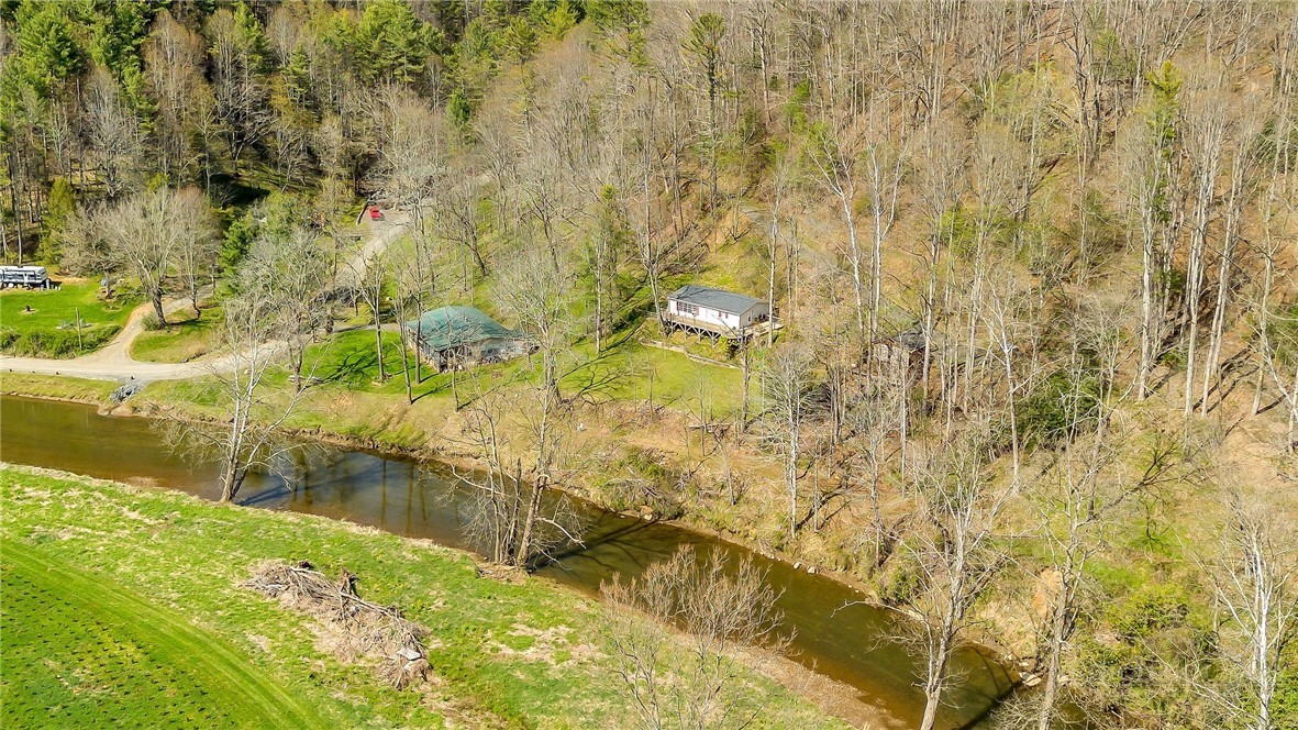 860 West Sugar Tree Road Warrensville, NC 28693 - Photo 4 of 46