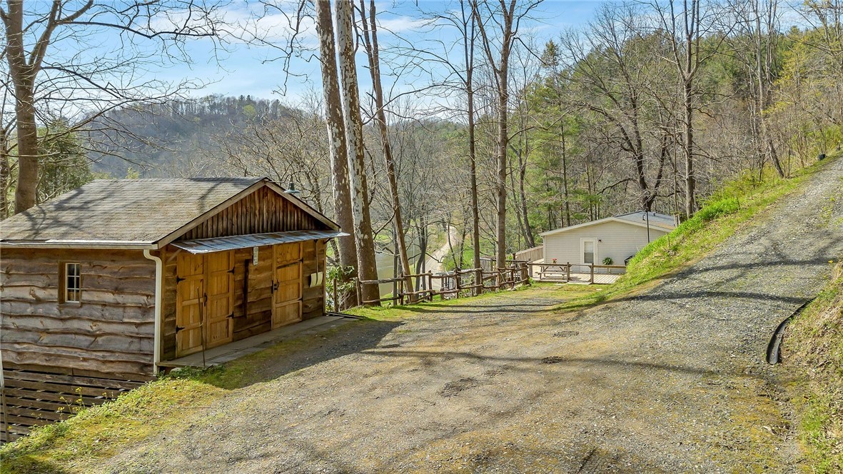 860 West Sugar Tree Road Warrensville, NC 28693 - Photo 5 of 46