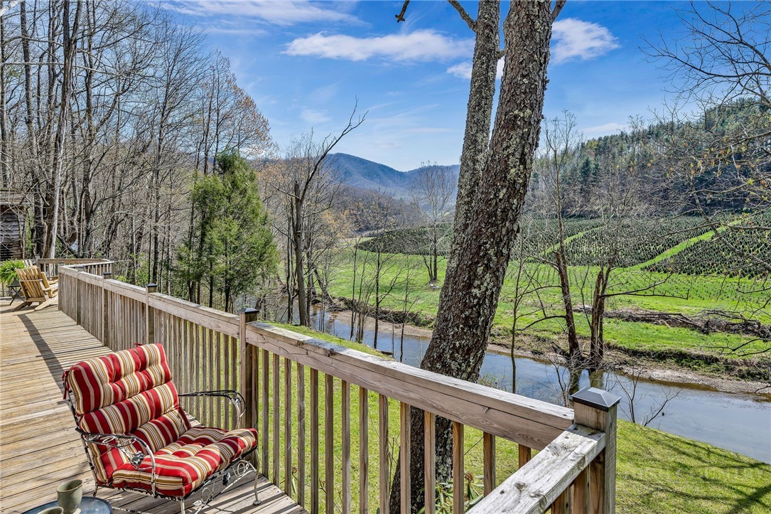 860 West Sugar Tree Road Warrensville, NC 28693 - Photo 10 of 46