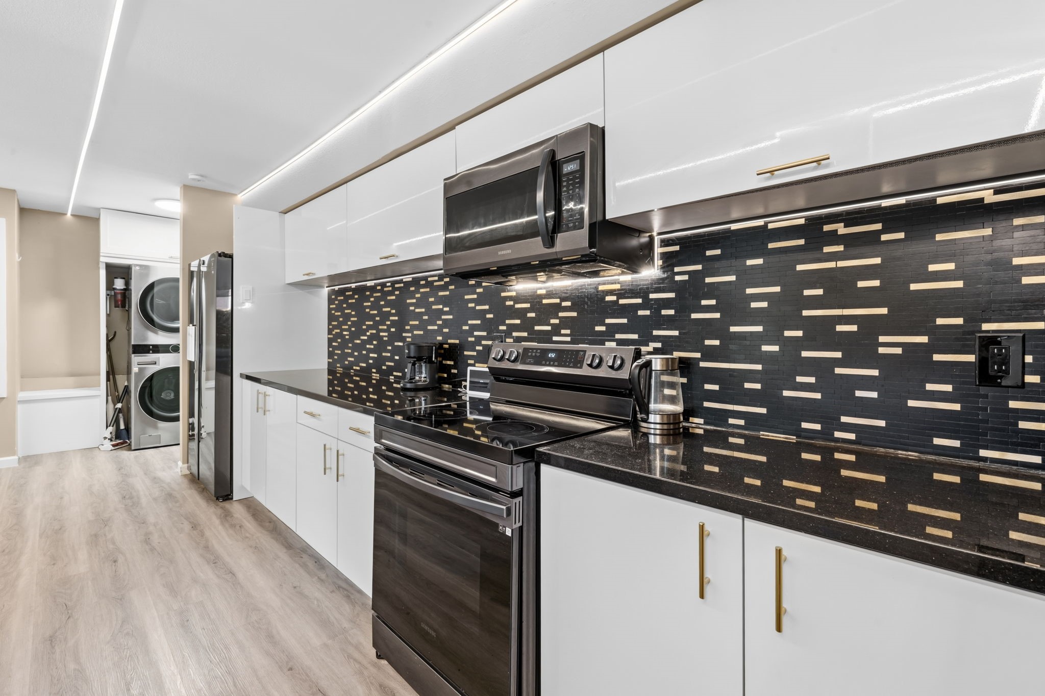 4641 Wild Indigo Street, Unit 433 Houston, TX 77027 - Photo 4 of 21
