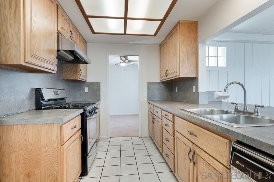 3239 Cristobal Way Spring Valley, CA 91977 - Photo 9 of 25 Gallery Image 9