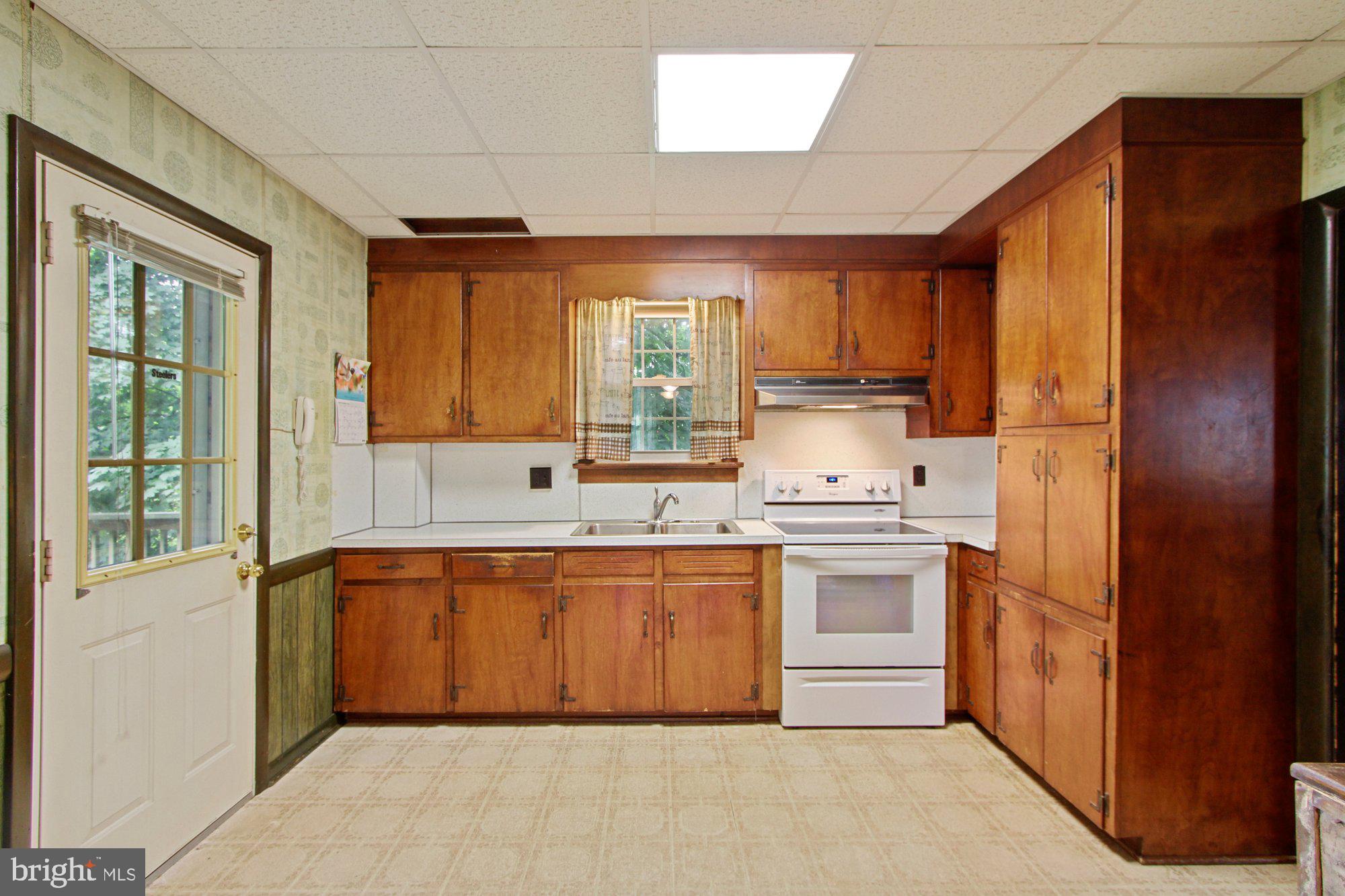 7112 Kopp Road Spring Grove, PA 17362 - Photo 8 of 29