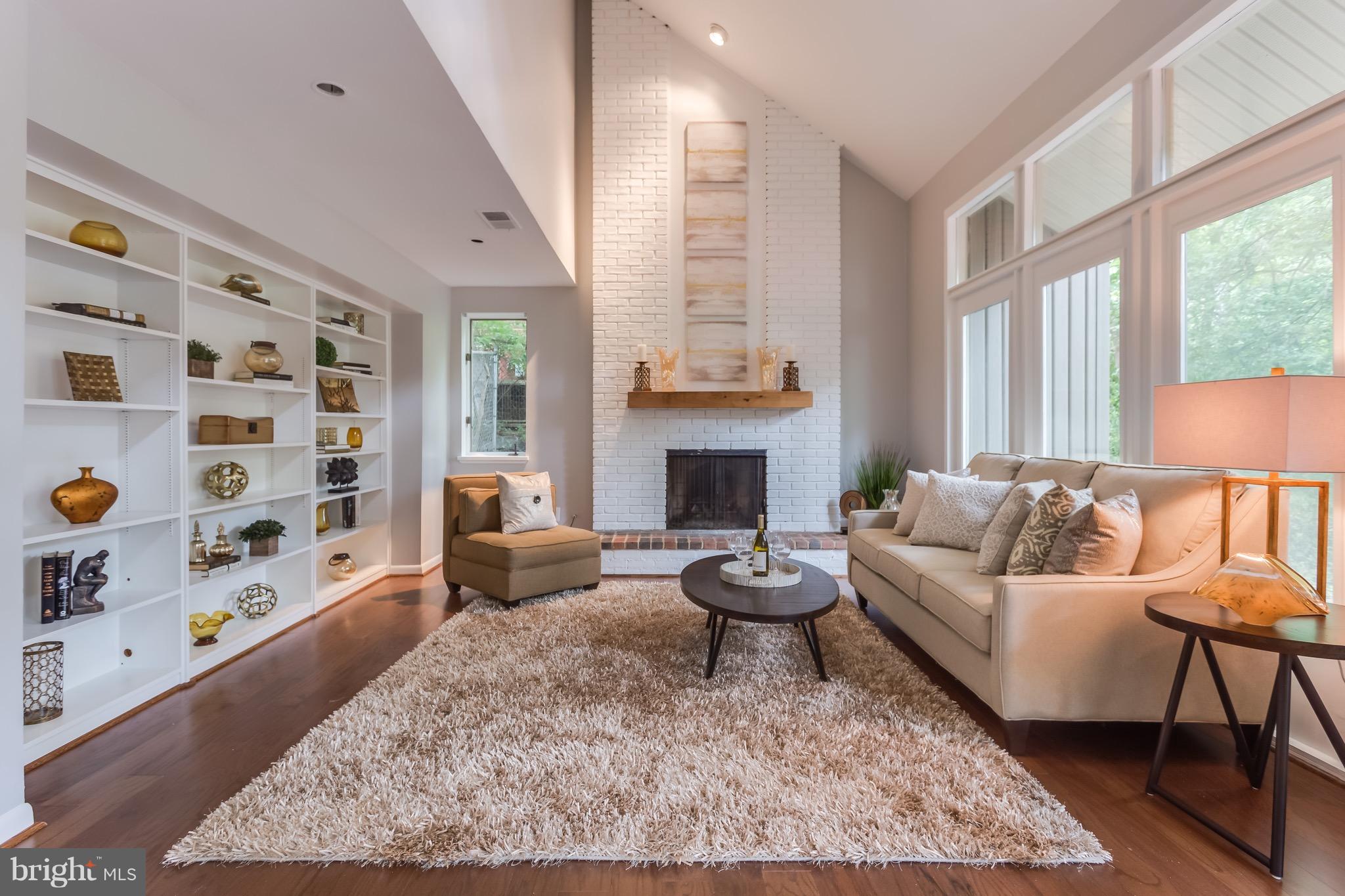 5305 Waneta Road Bethesda, MD 20816 - Photo 6 of 30 Living Room