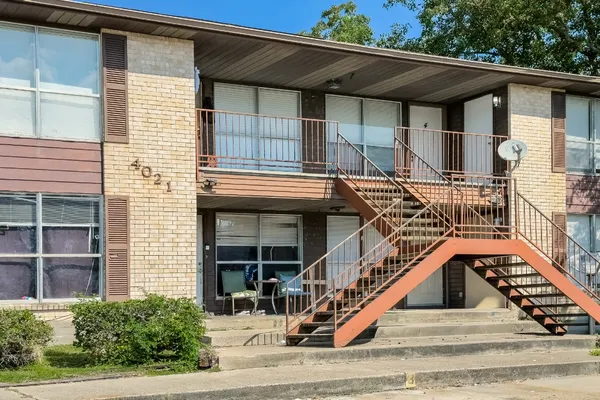 $975 | 4021 Briar Hollow Drive, Unit 4, Dickinson, TX 77539