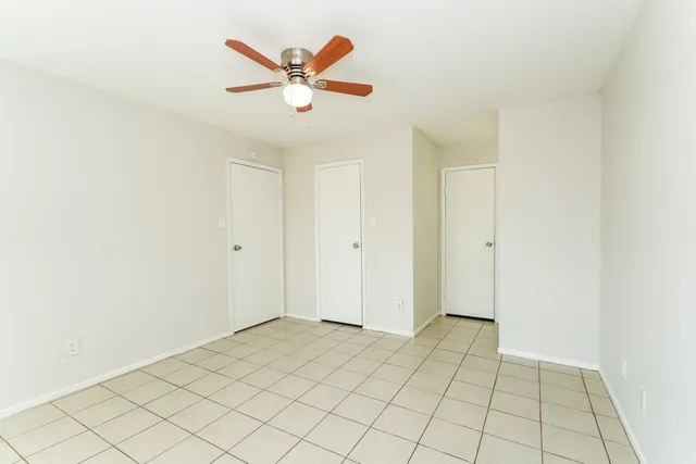 $995 | 4021 Briar Hollow Drive, Unit 4, Dickinson, TX 77539