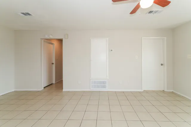 $995 | 4021 Briar Hollow Drive, Unit 4, Dickinson, TX 77539