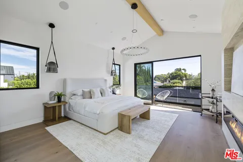 $3,995,000 | 4220 Kenyon Avenue, Los Angeles, CA 90066