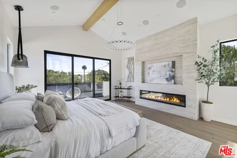 $3,995,000 | 4220 Kenyon Avenue, Los Angeles, CA 90066