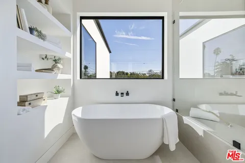 $3,995,000 | 4220 Kenyon Avenue, Los Angeles, CA 90066