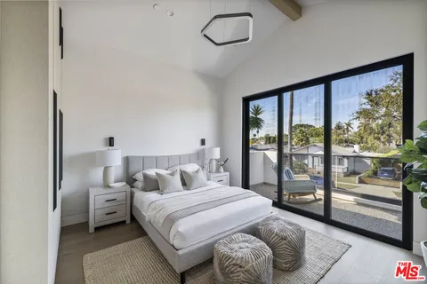 $3,995,000 | 4220 Kenyon Avenue, Los Angeles, CA 90066