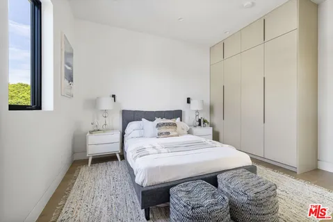 $3,995,000 | 4220 Kenyon Avenue, Los Angeles, CA 90066