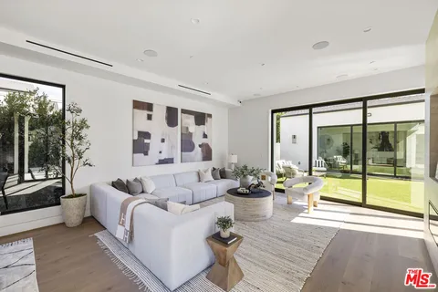 $3,995,000 | 4220 Kenyon Avenue, Los Angeles, CA 90066