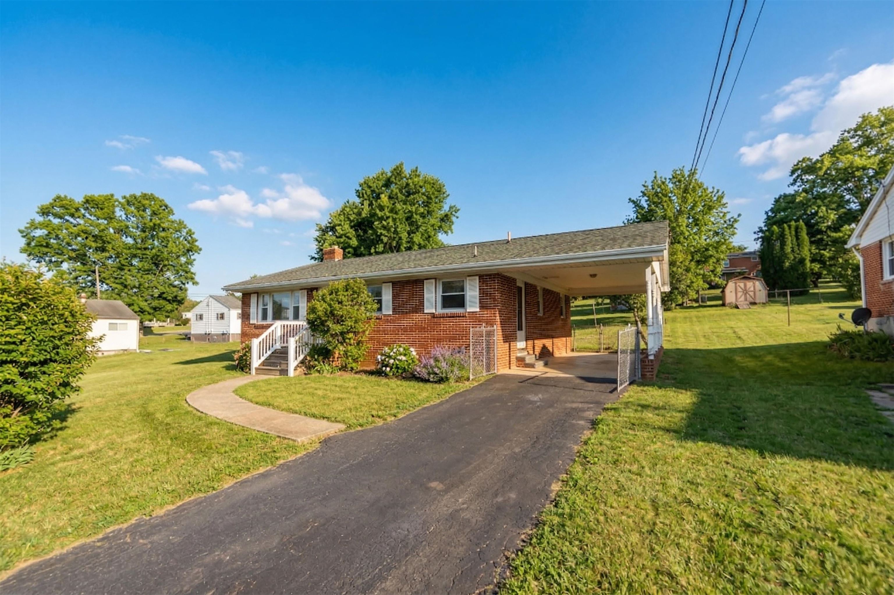 208 George Street Staunton, VA 24401 - Photo 2 of 23