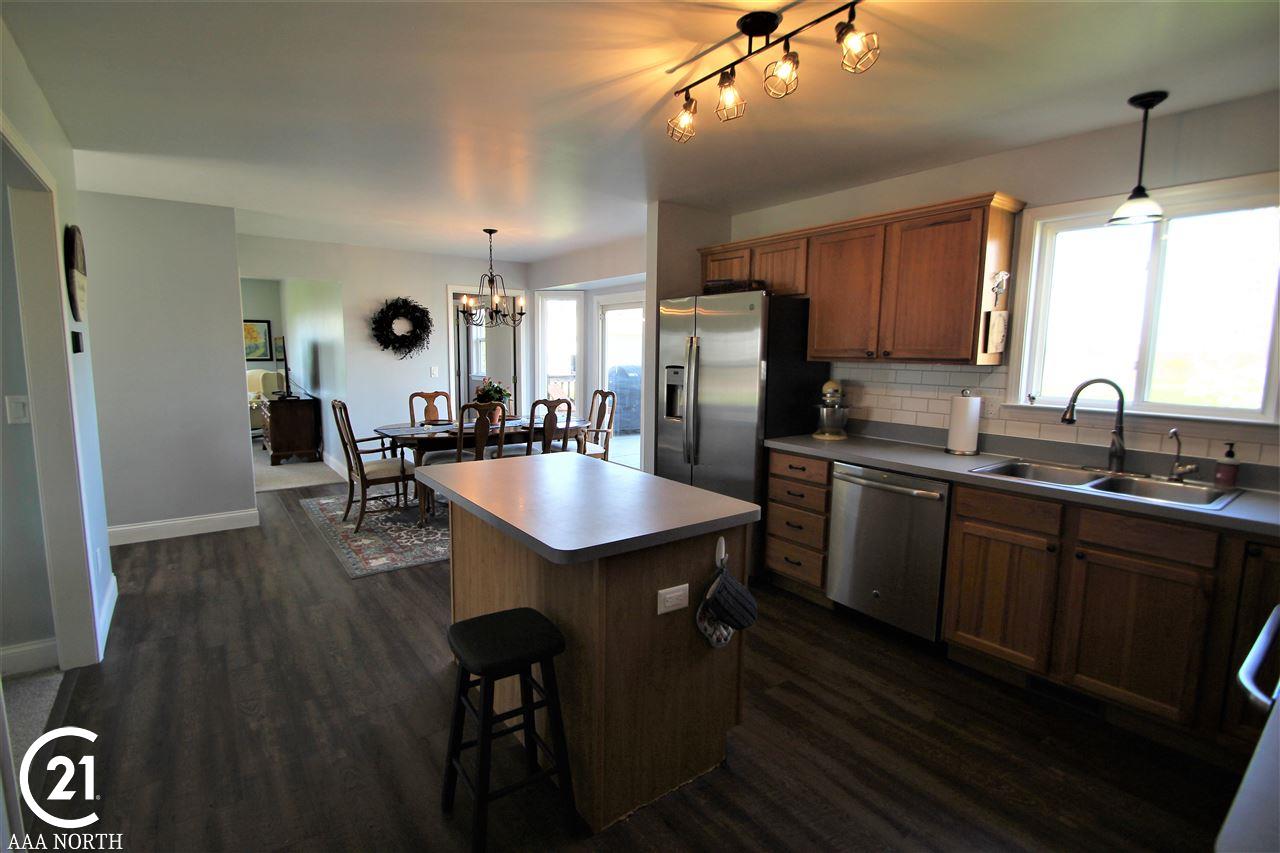 22651 McPhall Road Armada, MI 48005 - Photo 4 of 31 50040803-3.JPG