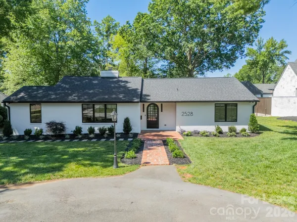 $6,850 | 2528 Providence Road, Charlotte, NC 28211