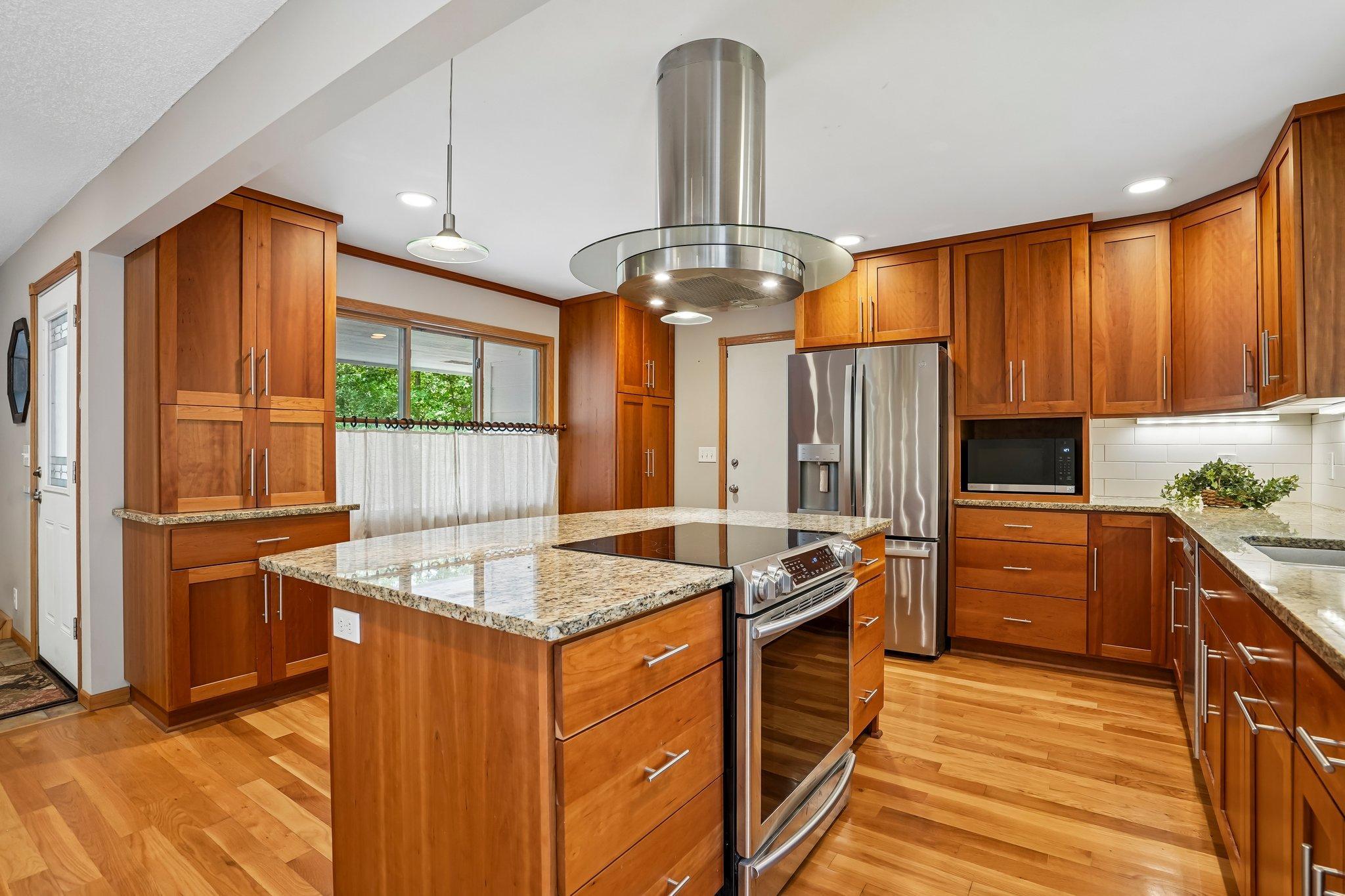 4580 Oak Pond Road Eagan, MN 55123 - Photo 14 of 79 Gallery Image 14