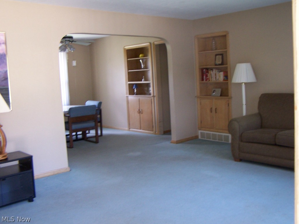 7533 York Road Cleveland, OH 44130 - Photo 5 of 23