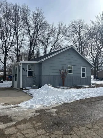 $70,000 | 722 11th Street Northwest, Willmar, MN 56201