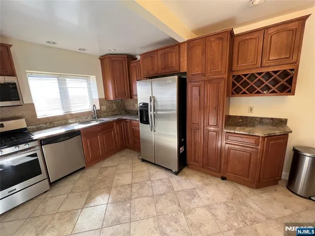 $4,500 | 231 Van Orden Avenue, Leonia, NJ 07605