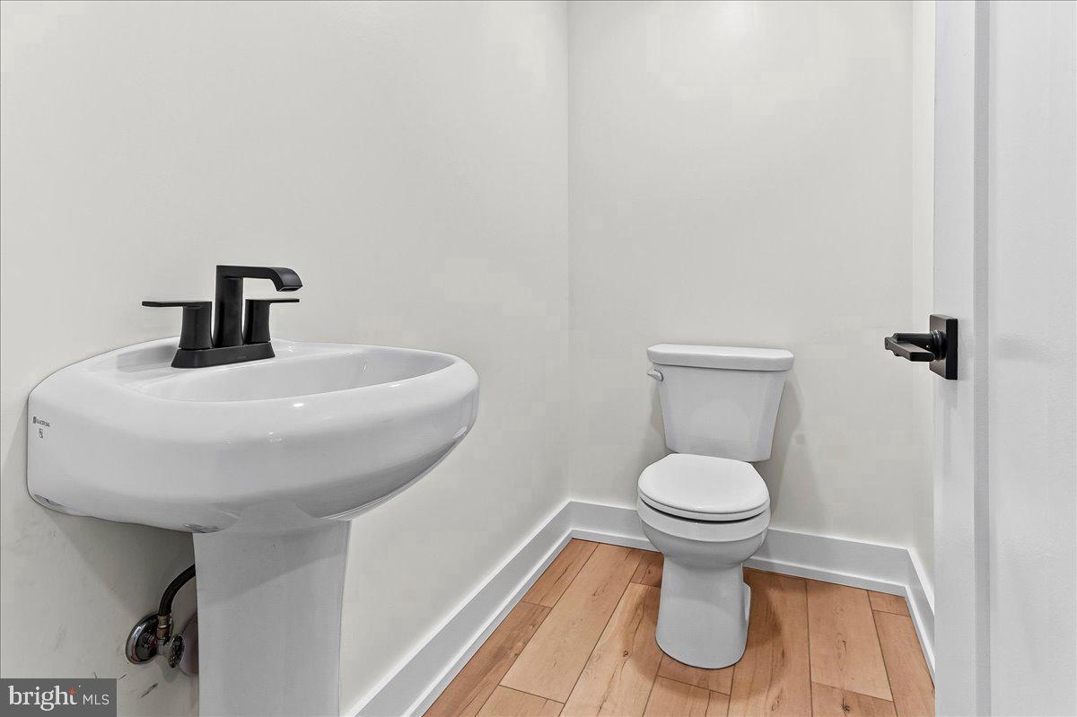 1008 Richmond Road Broomall, PA 19008 - Photo 13 of 57 Powder room