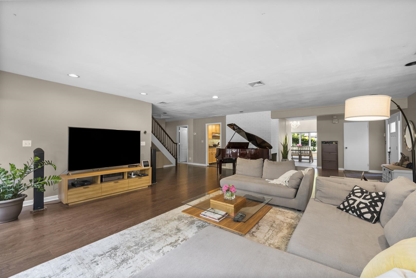 926 Norgate Drive Ridgewood, NJ 07450 - Photo 4 of 44 Gallery Image 4