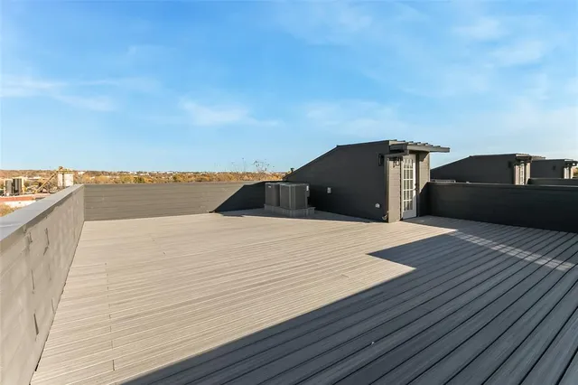 $4,150 | 1105 Poindexter Street, Unit B3, Fort Worth, TX 76102