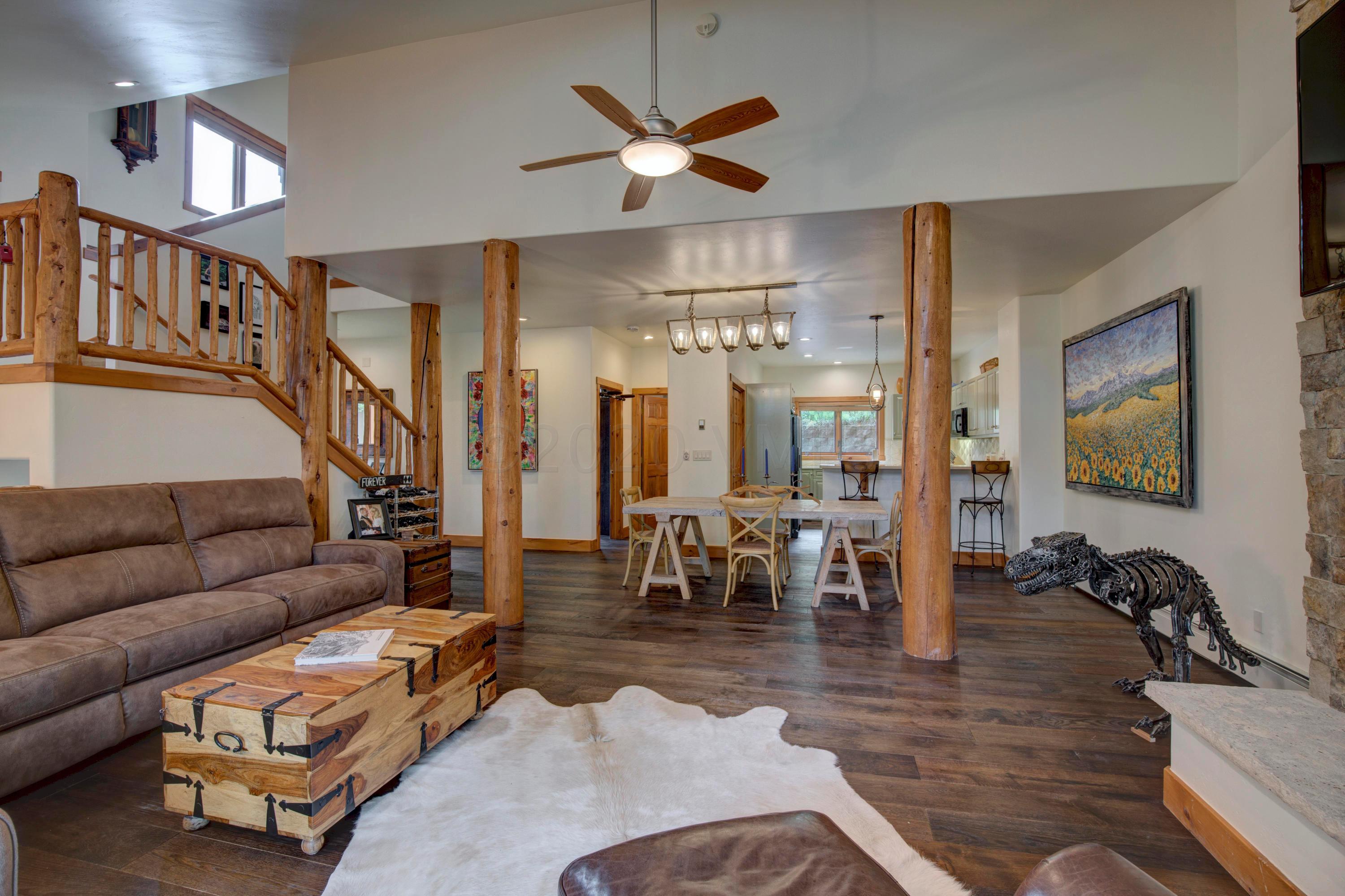 92 Knudson Ranch Road Edwards, CO 81632 - Photo 4 of 26 a living room with furniture