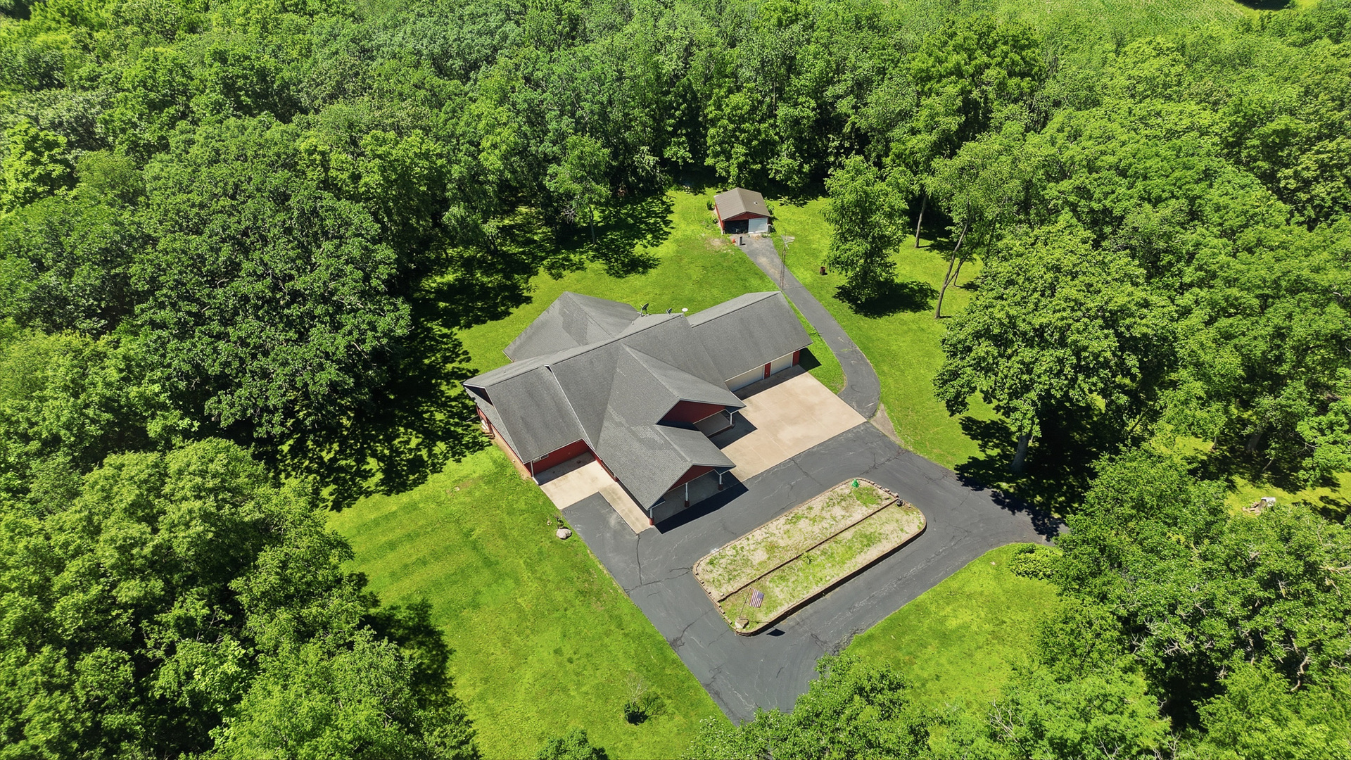 15207 Henry Road Morrison, IL 61270 - Photo 40 of 54