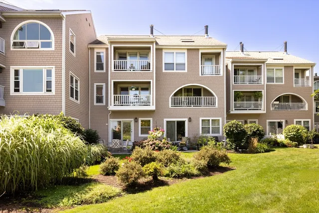 $839,000 | 9 Whaler Lane, Unit 9, Quincy, MA 02171