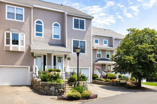 $839,000 | 9 Whaler Lane, Unit 9, Quincy, MA 02171