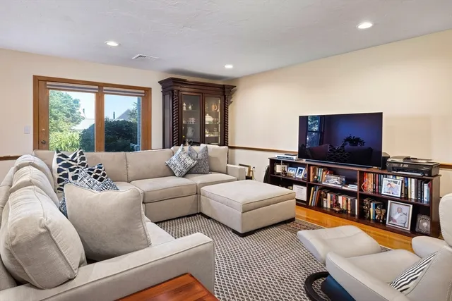 $839,000 | 9 Whaler Lane, Unit 9, Quincy, MA 02171