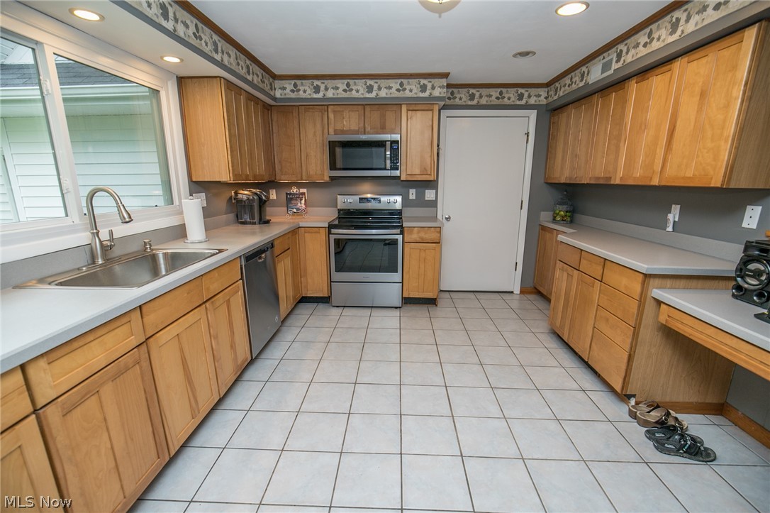 18121 Snyder Road Chagrin Falls, OH 44023 - Photo 9 of 30 Gallery Image 9