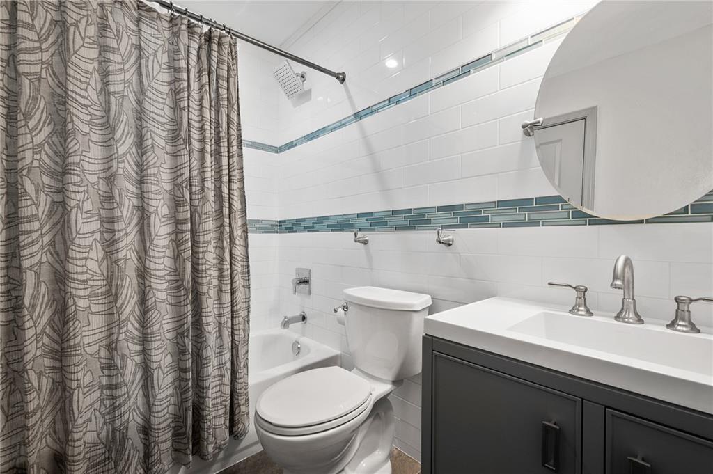 152 Gill Hall Road Clairton, PA 15025 - Photo 19 of 28 Floor 2, full hall bath