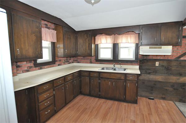 16 Poniken Road Worcester, MA 01606 - Photo 6 of 29 Gallery Image 6