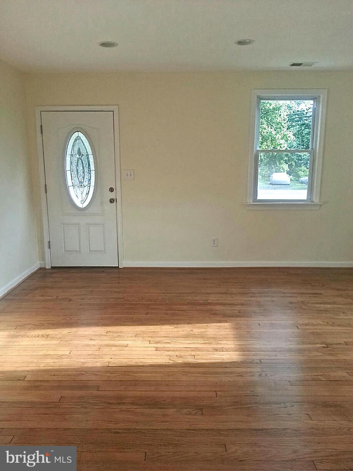 9016 Ardmore Road Springdale, MD 20706 - Photo 3 of 17 Interior (General)