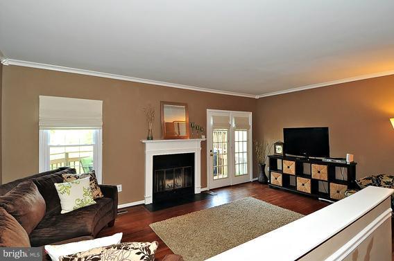 4745 Columbia Road Ellicott City, MD 21042 - Photo 3 of 24 Living Room