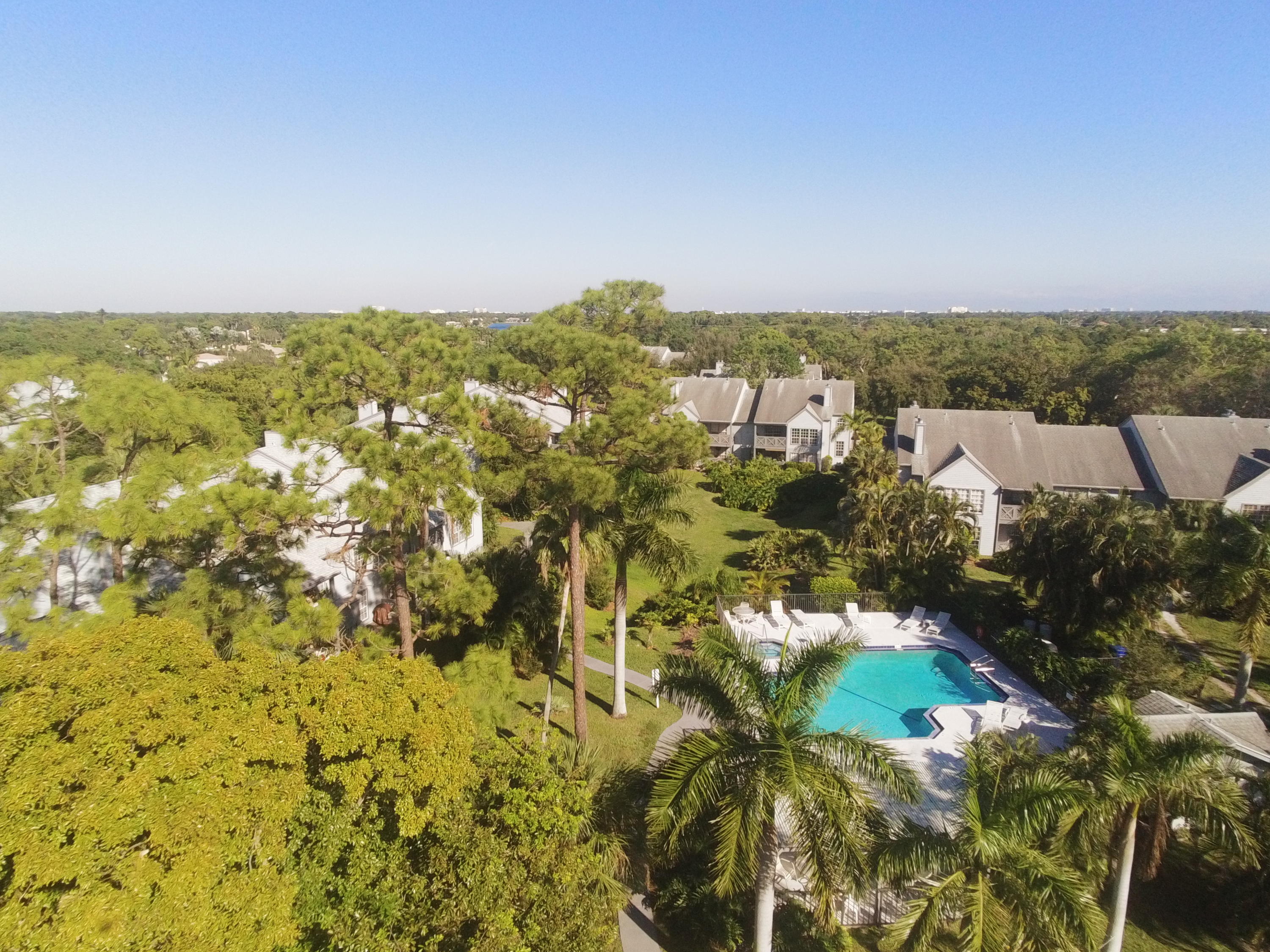 5047 Heatherhill Lane, Unit 60 Boca Raton, FL 33486 - Photo 27 of 34 view of city and green space