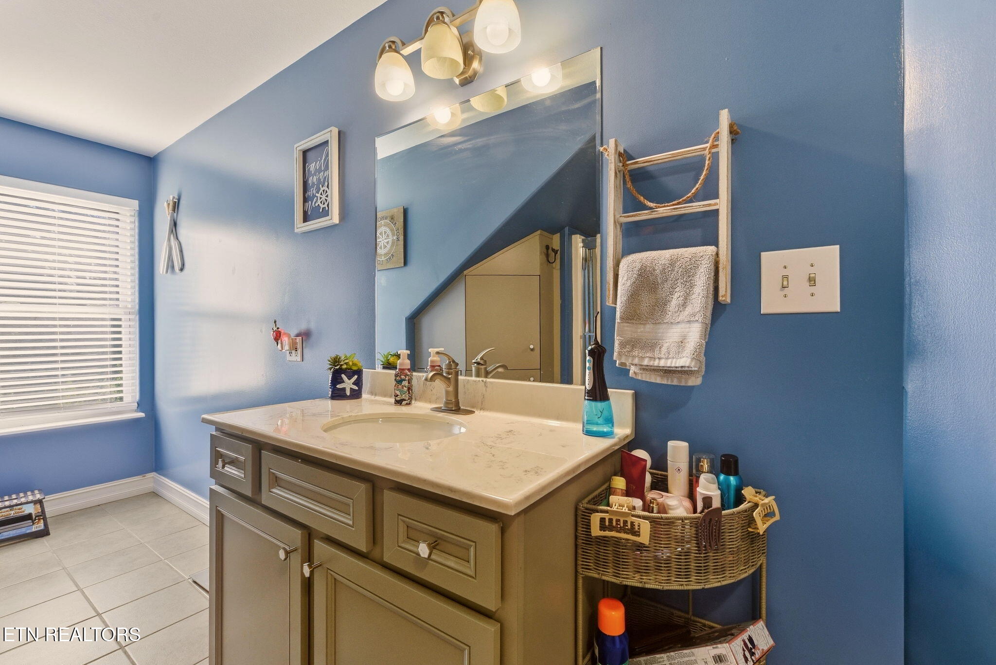 254 Orchard View Road Oliver Springs, TN 37840 - Photo 27 of 48 27-web-or-mls-DSC_4970