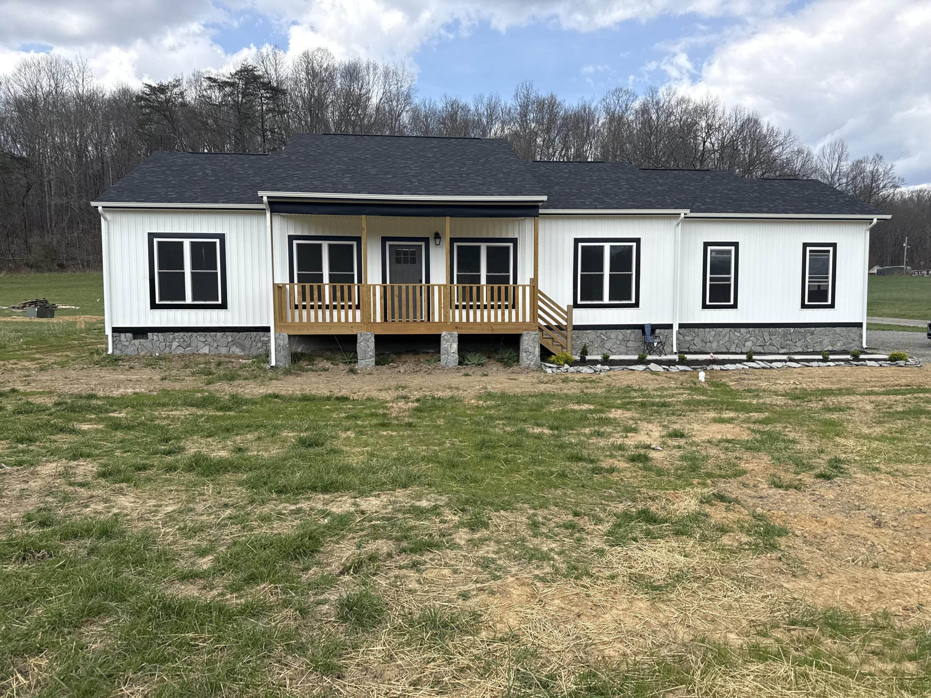 3086 Haymakertown Road Troutville, VA 24175 - Photo 2 of 19 Front