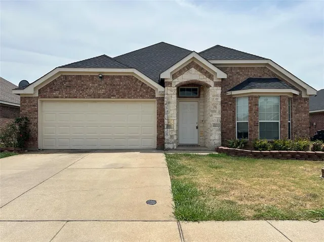 $1,900 | 1020 Trinidad Drive, Fort Worth, TX 76140