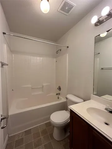 $1,900 | 1020 Trinidad Drive, Fort Worth, TX 76140