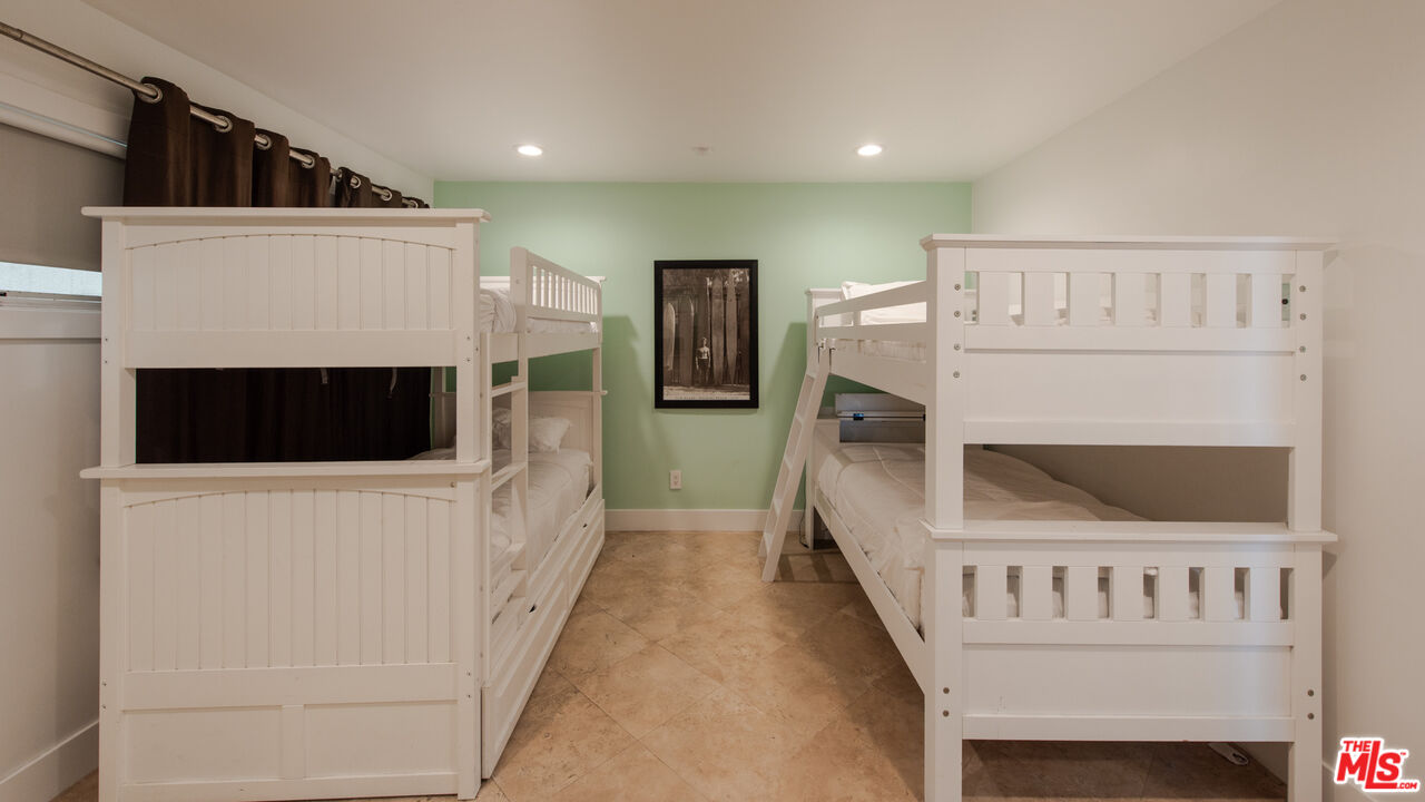 6419 Ocean Front Walk Playa del Rey, CA 90293 - Photo 20 of 47 Gallery Image 20