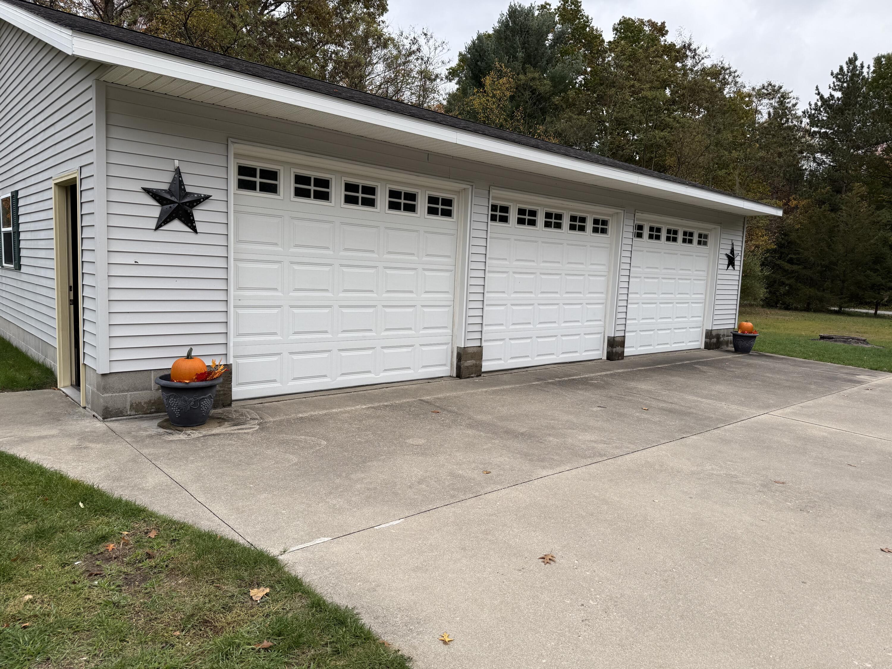 7372 Mergener Road Fruitport, MI 49415 - Photo 3 of 32 IMG_0618