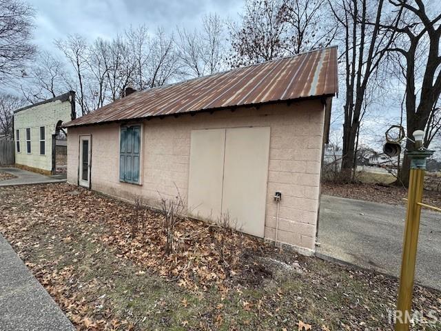 10181 Jefferson Road Osceola, IN 46561 - Photo 3 of 20 Gallery Image 3