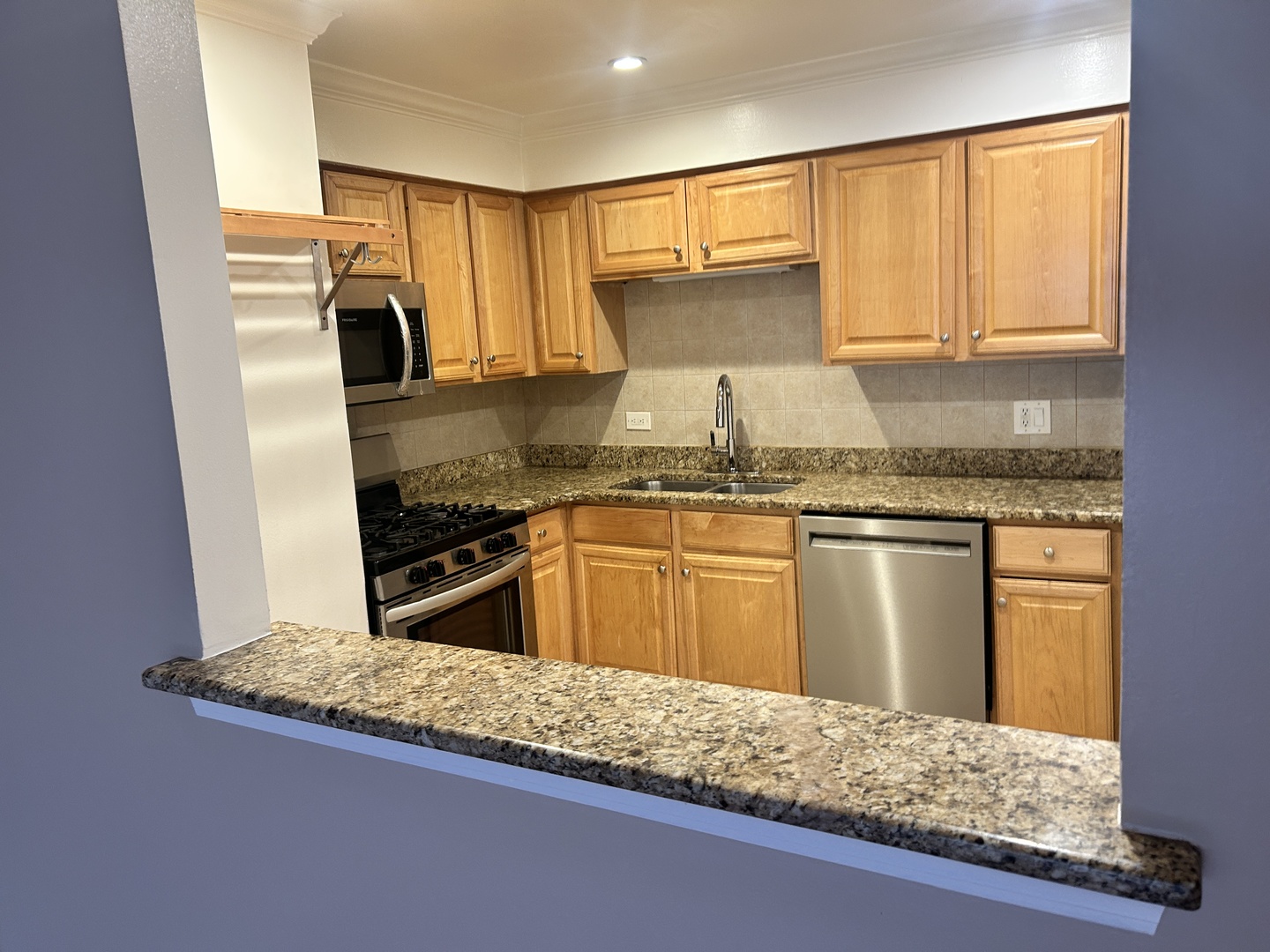 677 South River Road, Unit 2C Des Plaines, IL 60016 - Photo 4 of 19