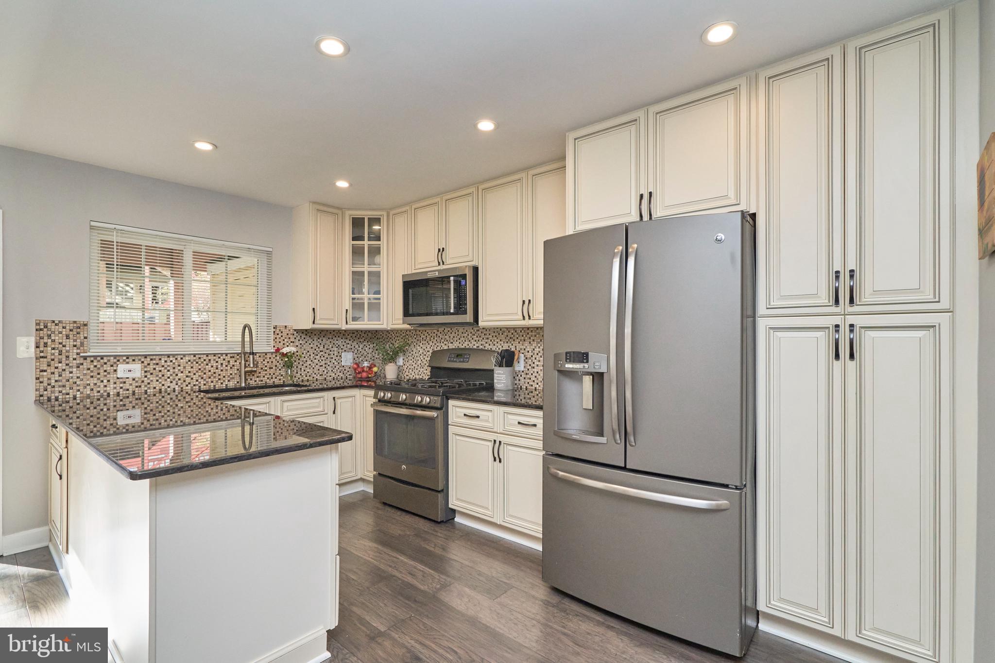 13111 Shadowbrook Lane Fairfax, VA 22033 - Photo 11 of 40